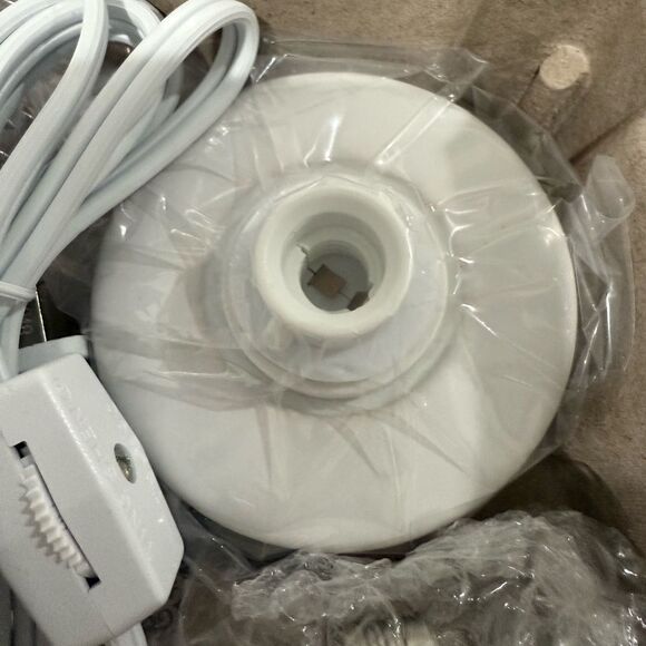 SCENTSY TABLETOP BASE FOR CERAMIC NIGHTLIGHT - Picture 2 of 2